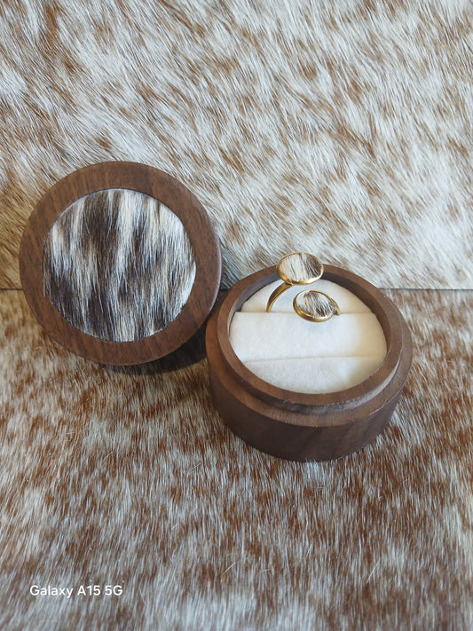 Premium Cowhide Ring Box - Elegant Jewelry Storage