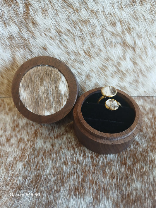 Premium Cowhide Ring Box - Elegant Jewelry Storage