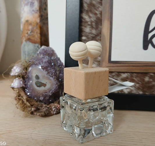 Car air vent oil diffuser (clear) with 10ml of fragrance