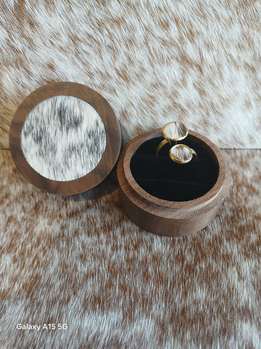 Premium Cowhide Ring Box - Elegant Jewelry Storage
