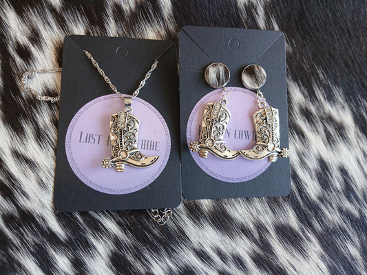 Earrings & necklace set