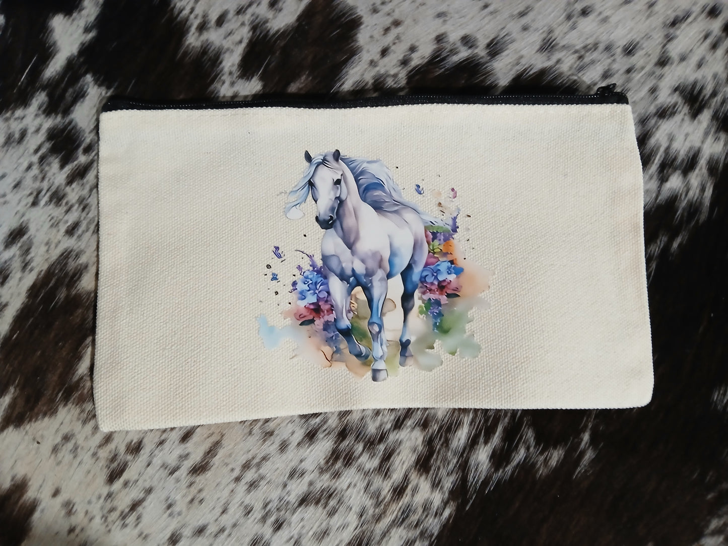 Zip up pouch
