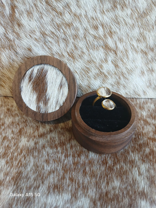 Premium Cowhide Ring Box - Elegant Jewelry Storage