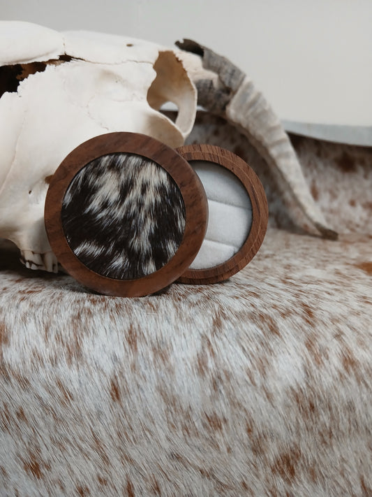 Premium Cowhide Ring Box - Elegant Jewelry Storage